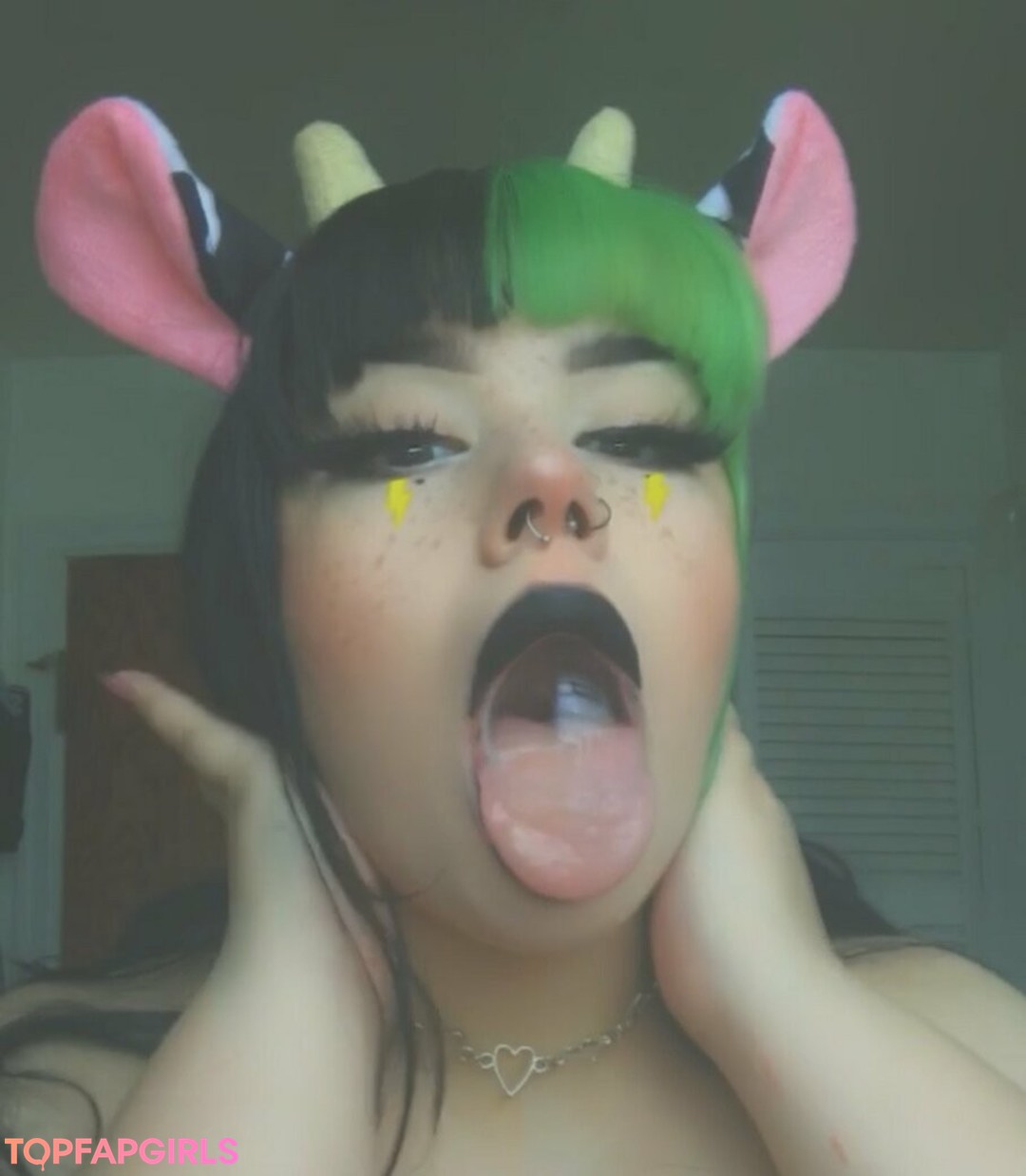 Naakte gelekte OnlyFans-foto van Katthekunt #1410