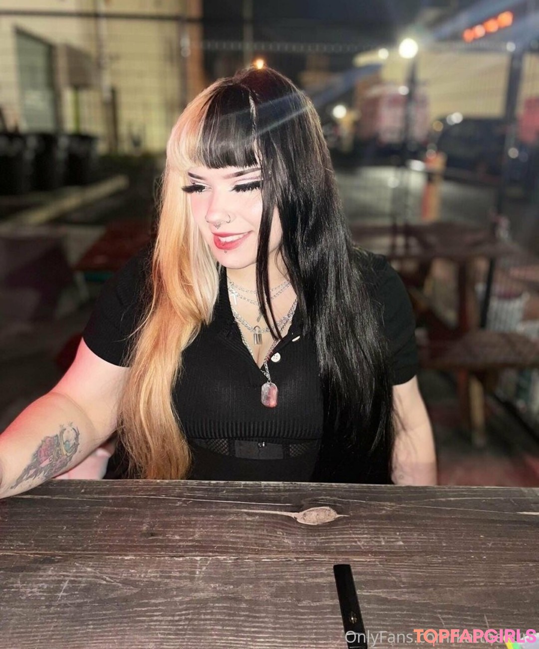 Naakte gelekte OnlyFans-foto van Katthekunt #1830
