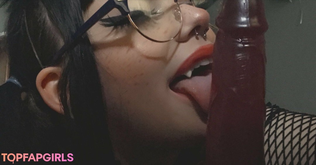 Naakte gelekte OnlyFans-foto van Katthekunt #1939