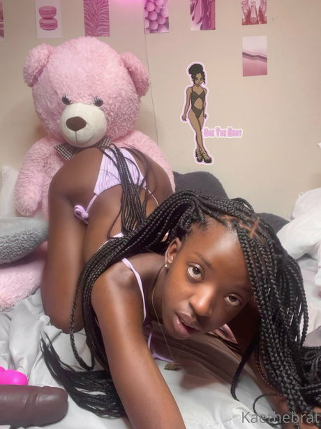 Naakte gelekte OnlyFans-foto van Kaethebrat