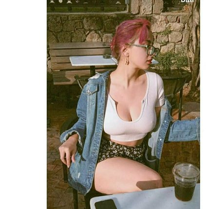 Naakte gelekte OnlyFans-foto van Stefani
