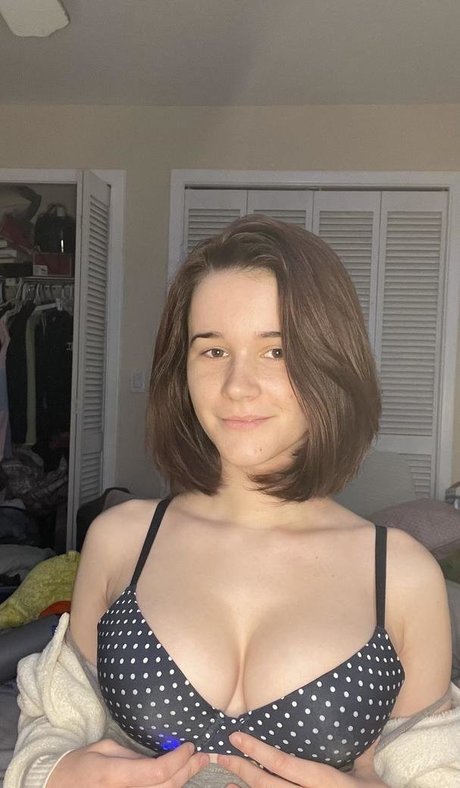 Naakte gelekte OnlyFans-foto van Janiveve