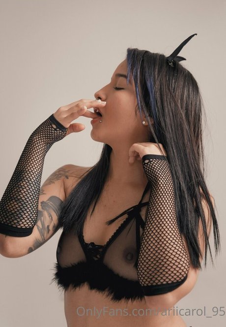 Naakte gelekte OnlyFans-foto van Adriana Hernandez