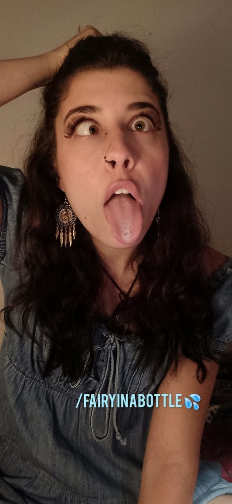 Naakte gelekte OnlyFans-foto van Fairyinabottle