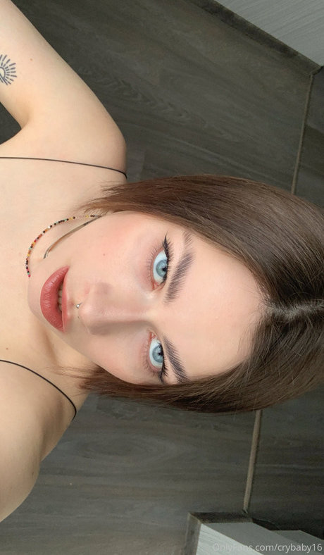 Naakte gelekte OnlyFans-foto van Dasha
