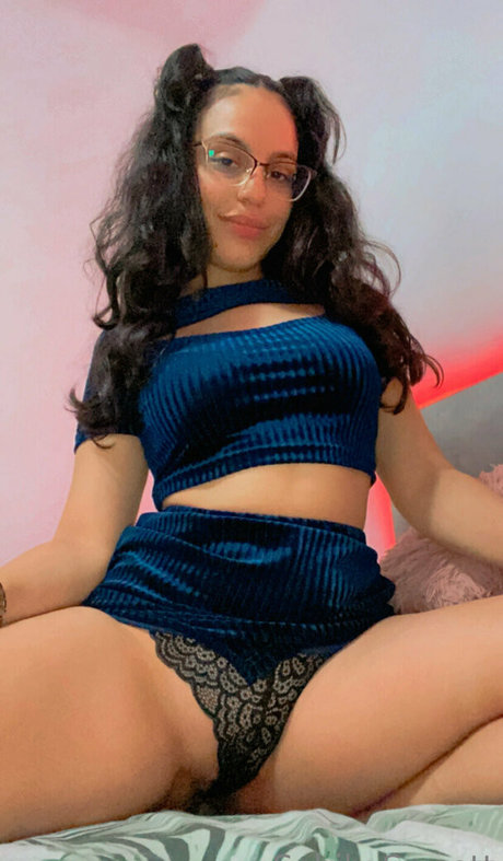 Naakte gelekte OnlyFans-foto van Sahily Sweett