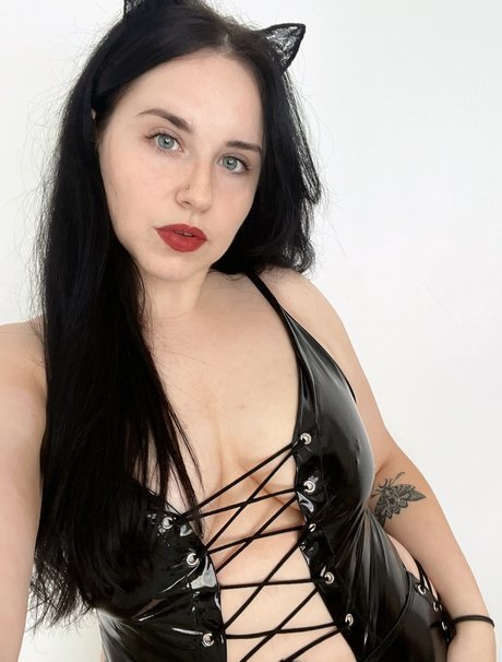Naakte gelekte OnlyFans-foto van Louise Daniellex