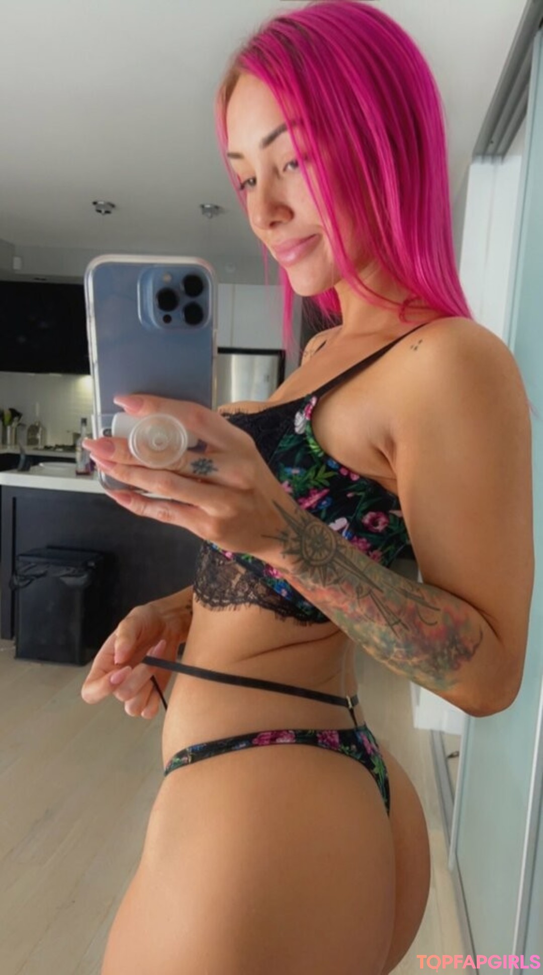 Naakte gelekte OnlyFans-foto van Xsofiasunshine #1121