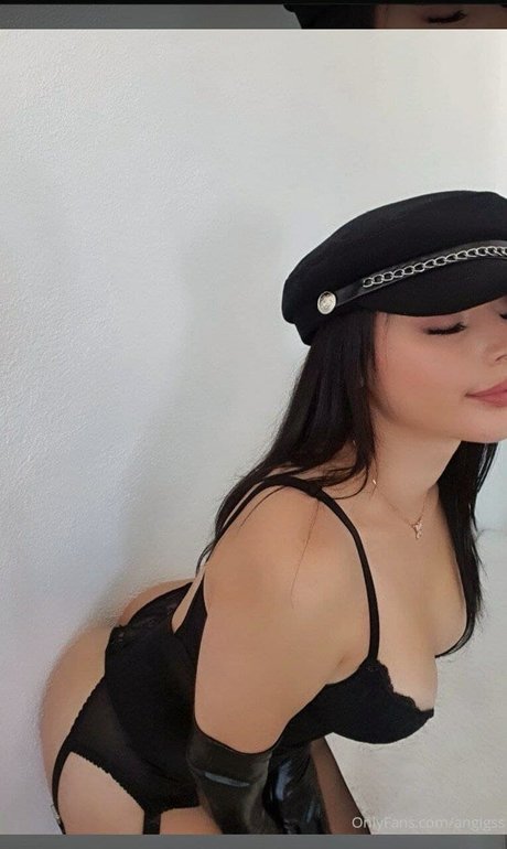 Naakte gelekte OnlyFans-foto van Angigss