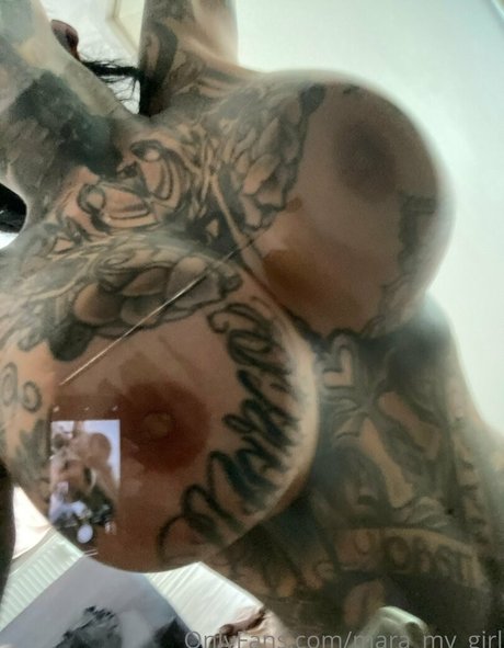 Naakte gelekte OnlyFans-foto van Mara Inkperial