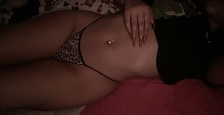 Naakte gelekte OnlyFans-foto van Karishma