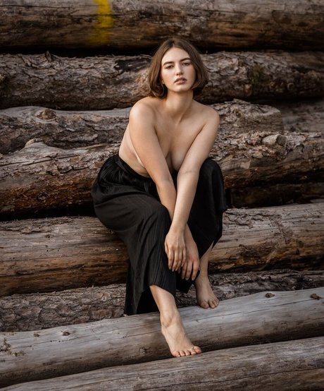 Naakte gelekte OnlyFans-foto van Anna Tauber