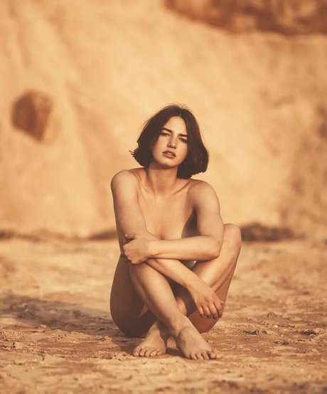 Naakte gelekte OnlyFans-foto van Anna Tauber