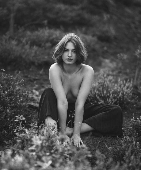 Naakte gelekte OnlyFans-foto van Anna Tauber