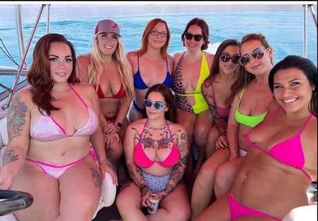 Naakte gelekte OnlyFans-foto van Clarke Styles