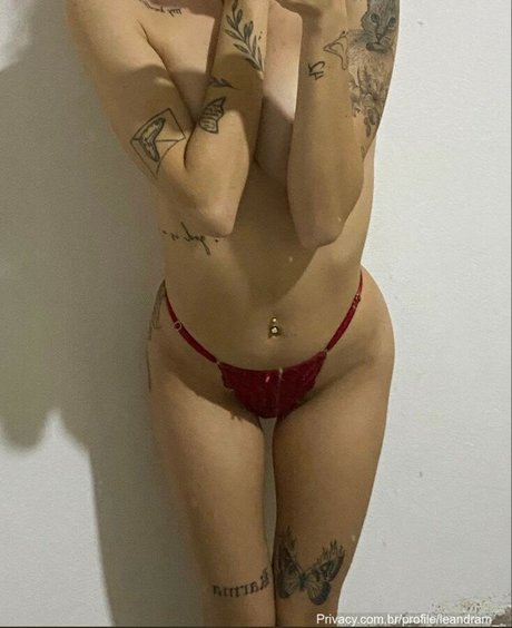 Naakte gelekte OnlyFans-foto van Leandram