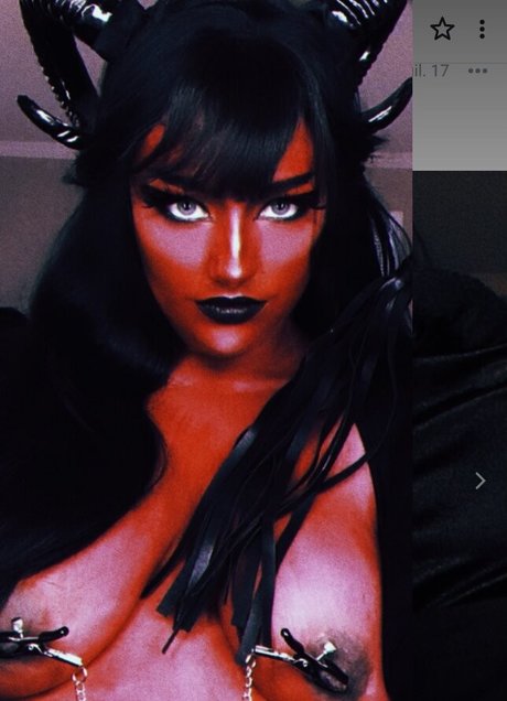 Naakte gelekte OnlyFans-foto van Peachling