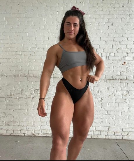 Naakte gelekte OnlyFans-foto van Hunter Henderson