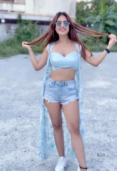 Naakte gelekte OnlyFans-foto van Neha Malik
