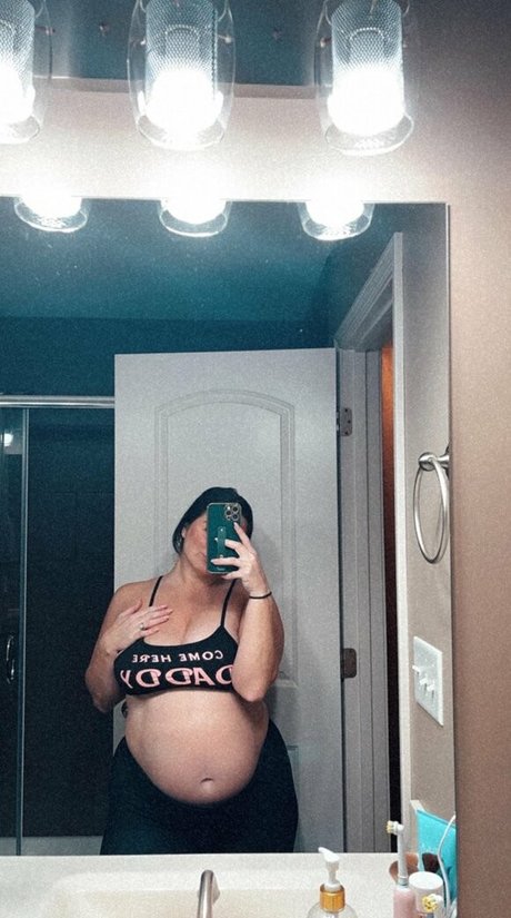 Naakte gelekte OnlyFans-foto van Paige Janette