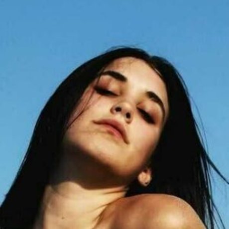Naakte gelekte OnlyFans-foto van Dafni Kouneli