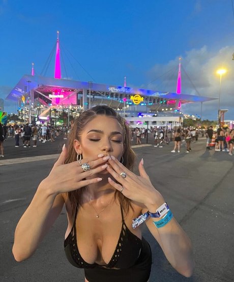 Naakte gelekte OnlyFans-foto van Amanda Kolar