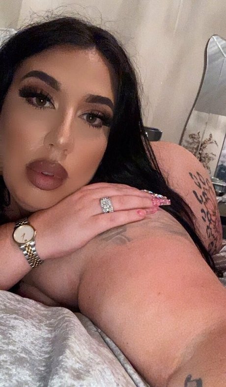 Naakte gelekte OnlyFans-foto van Bellabadxo