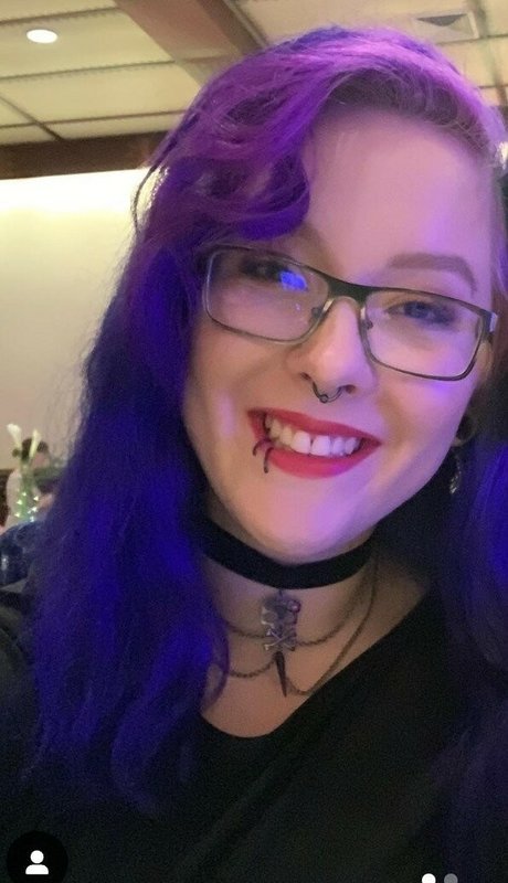 Naakte gelekte OnlyFans-foto van Lyraenium