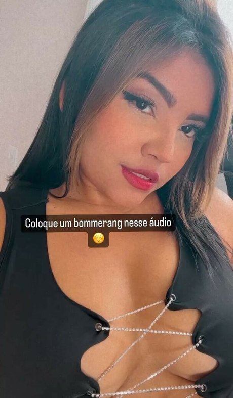 Naakte gelekte OnlyFans-foto van Gabyhotwife