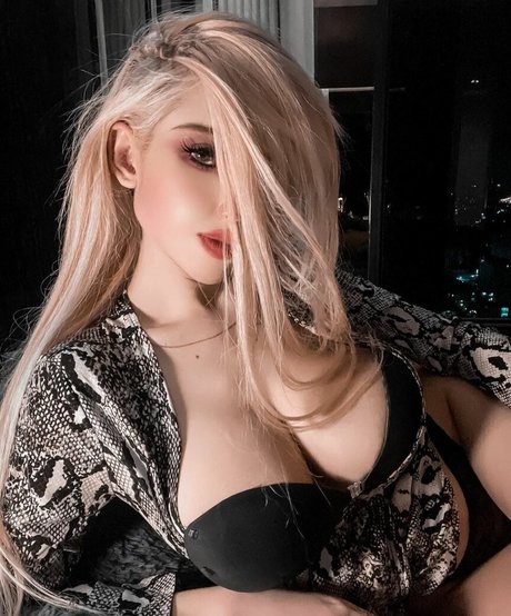 Naakte gelekte OnlyFans-foto van Francs Francesca