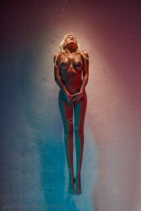 Naakte gelekte OnlyFans-foto van Tina Dubrosky
