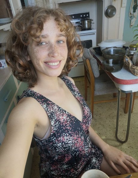 Naakte gelekte OnlyFans-foto van Novaonasi