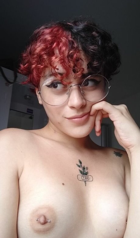 Naakte gelekte OnlyFans-foto van Ariane Kimiko