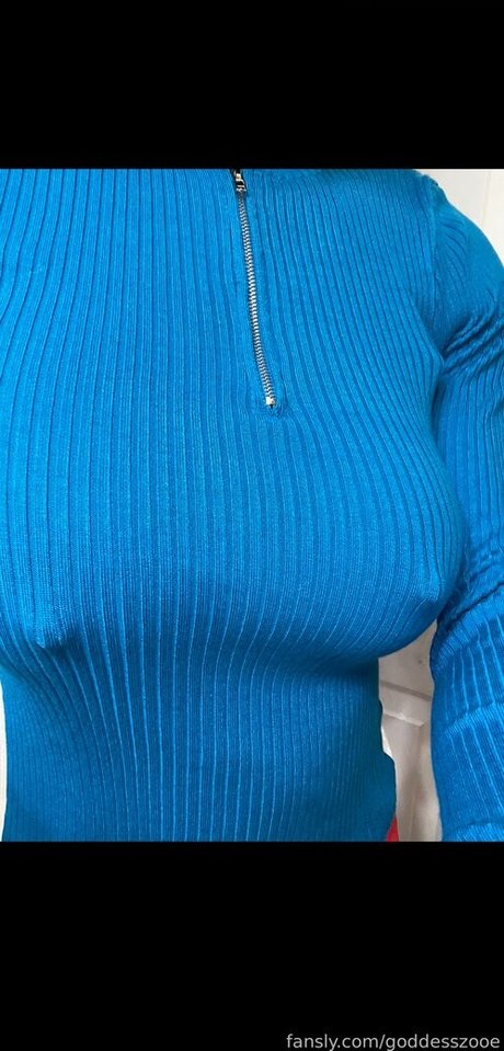 Naakte gelekte OnlyFans-foto van Goddesszooe