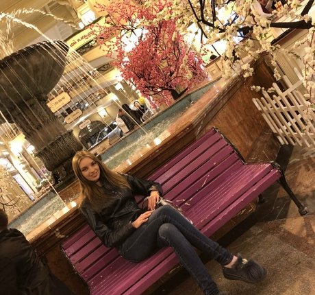 Naakte gelekte OnlyFans-foto van Vika Lita
