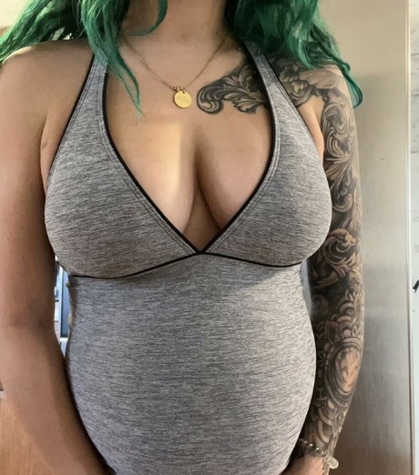 Naakte gelekte OnlyFans-foto van Alexxxandria23