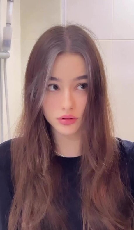 Naakte gelekte OnlyFans-foto van Dasha Tarab