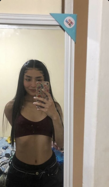 Naakte gelekte OnlyFans-foto van Floresisabella98