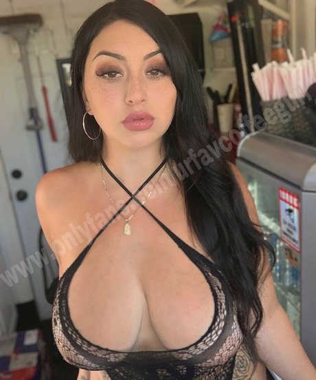Naakte gelekte OnlyFans-foto van Barista Caprice