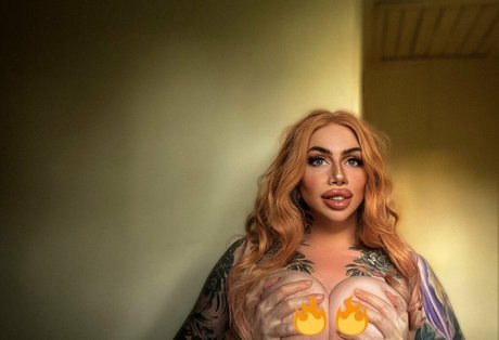 Naakte gelekte OnlyFans-foto van Bluecollarbimbo