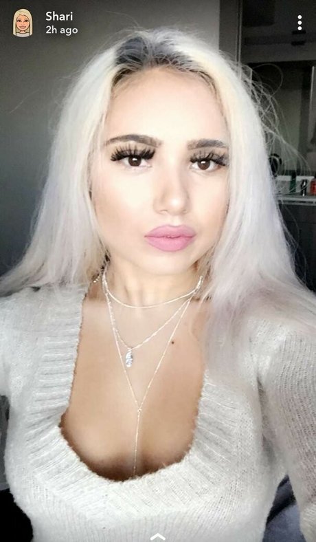 Naakte gelekte OnlyFans-foto van Shari G