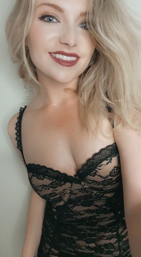 Naakte gelekte OnlyFans-foto van Dearjess1