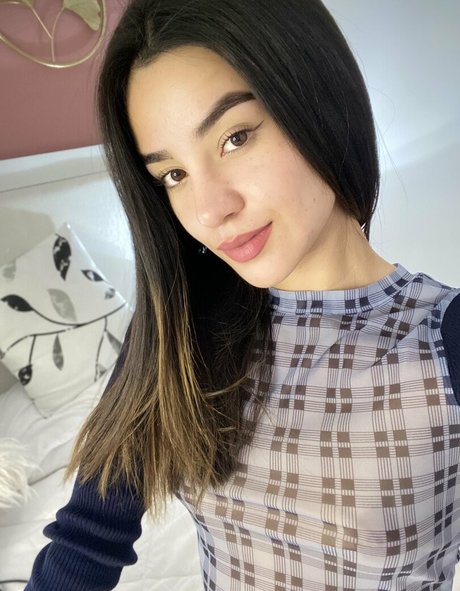 Naakte gelekte OnlyFans-foto van Carolcor21