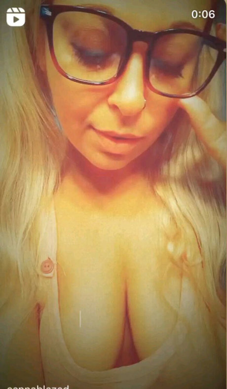 Naakte gelekte OnlyFans-foto van Cannablazed