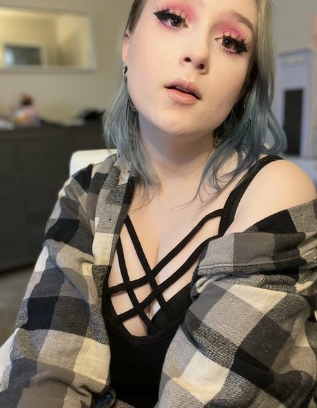 Naakte gelekte OnlyFans-foto van Rueblackwell