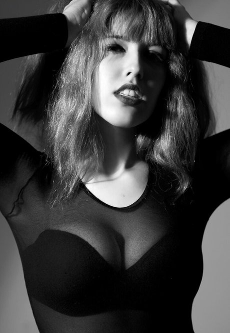 Naakte gelekte OnlyFans-foto van Michiis Diary