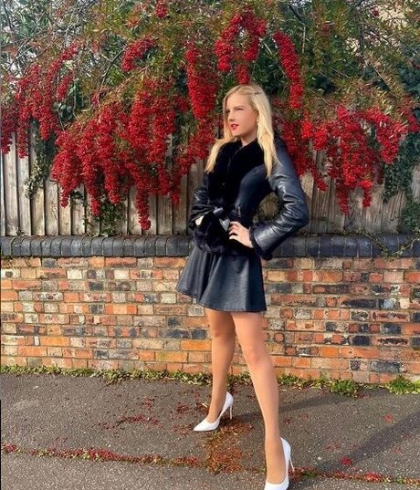 Naakte gelekte OnlyFans-foto van Sexyhotbabe