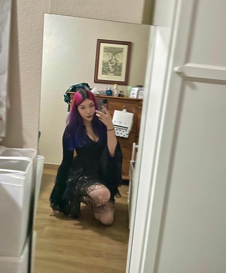 Naakte gelekte OnlyFans-foto van Draculonaa