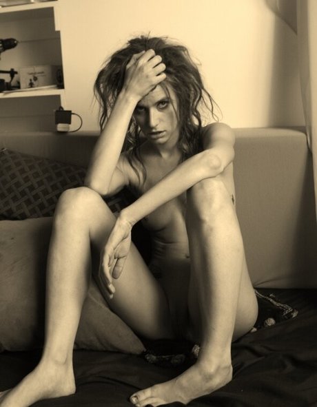 Naakte gelekte OnlyFans-foto van Lonna Manson