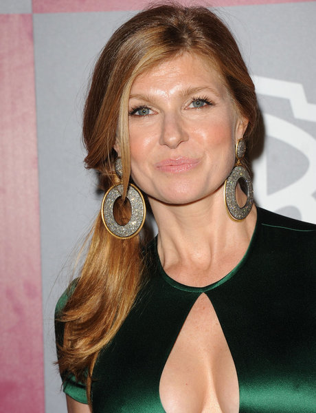 Naakte gelekte OnlyFans-foto van Connie Britton